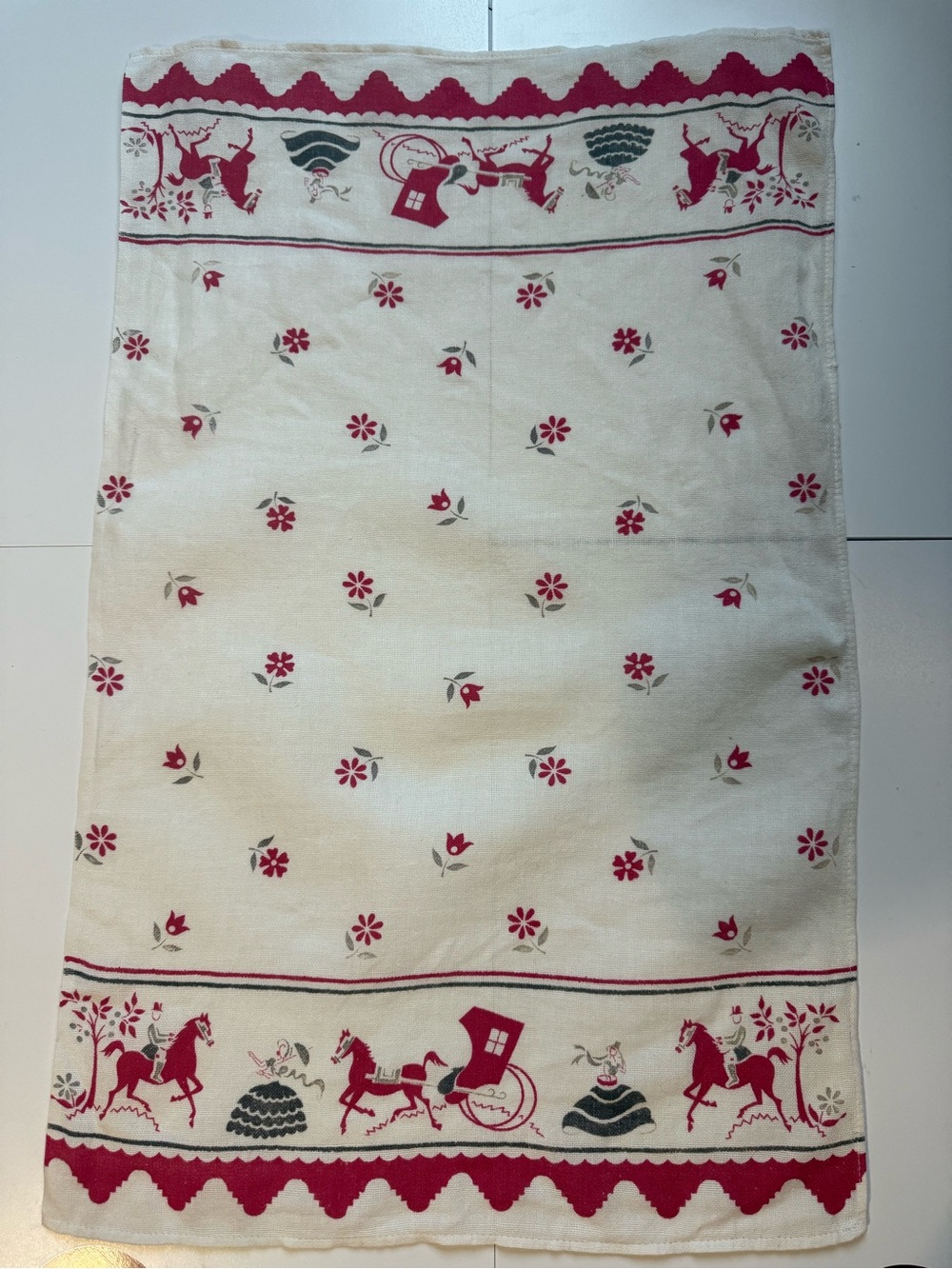 Canon Vintage Part Linen Towel Horse & Buggy Floral Red & Cream